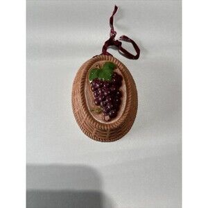 AVON Summer Fruit Collection Decorative Mold   -   Grapes   - 1985. Small Flaw